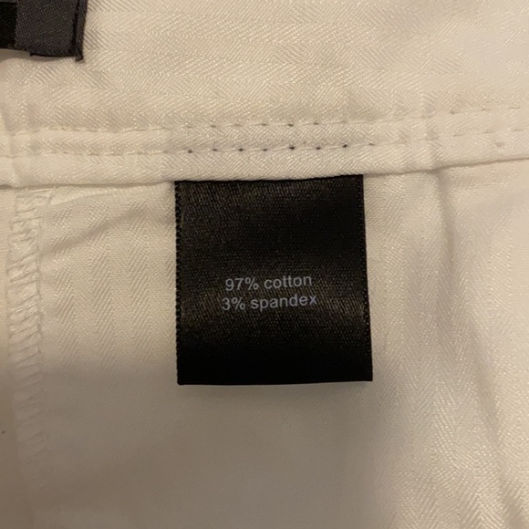 The Limited white sz 4 sailor shorts w/ decorative buttons & functional zipper - Picture 7 of 10